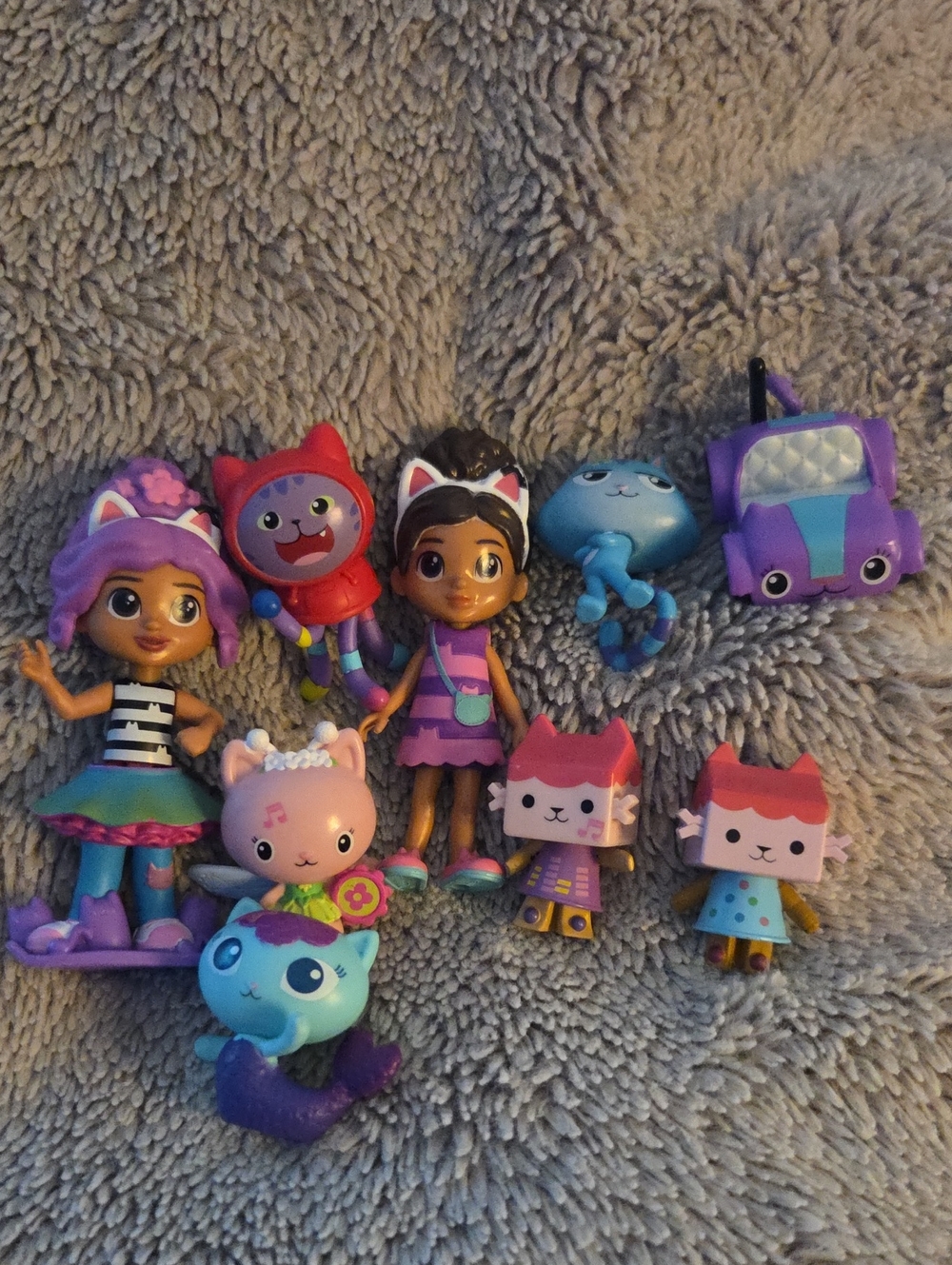 Gabbys Dollhouse Toy Figures Pack - Colorful Purple & Pink Doll Set